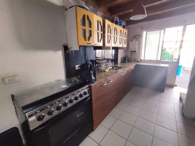 Casa esquina remodelada para venta (140007) - Imagen 11