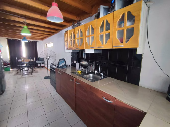 Casa esquina remodelada para venta (140007) - Imagen 10