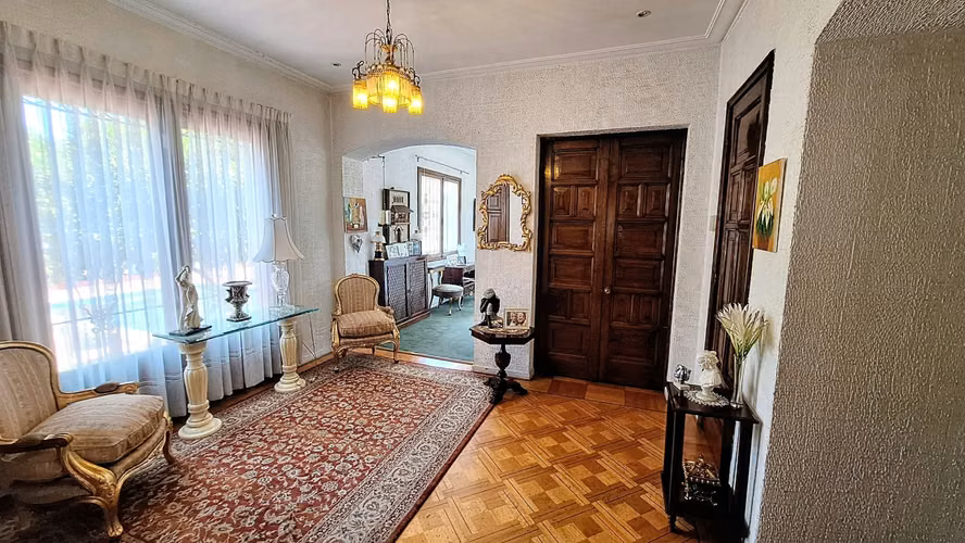 Se Arrienda Hermosa Casa con 1.200 m2 de Terreno en Ñuñoa