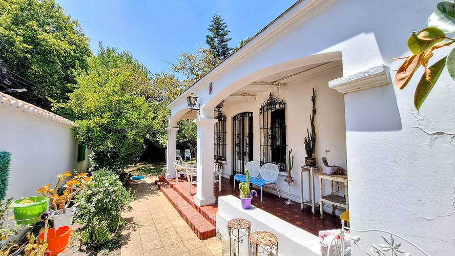Se Arrienda Hermosa Casa con 1.200 m2 de Terreno en Ñuñoa