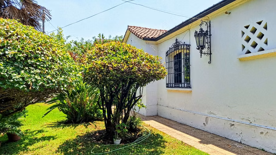 Se Arrienda Hermosa Casa con 1.200 m2 de Terreno en Ñuñoa