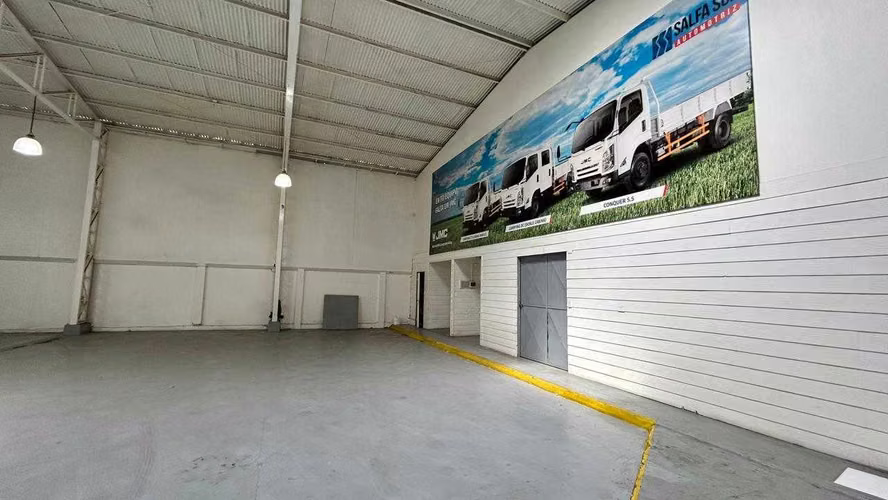 Amplio Local Comercial en Excelente Zona (140094)