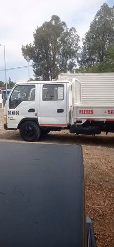 CAMIÓN DOBLE CABINA.