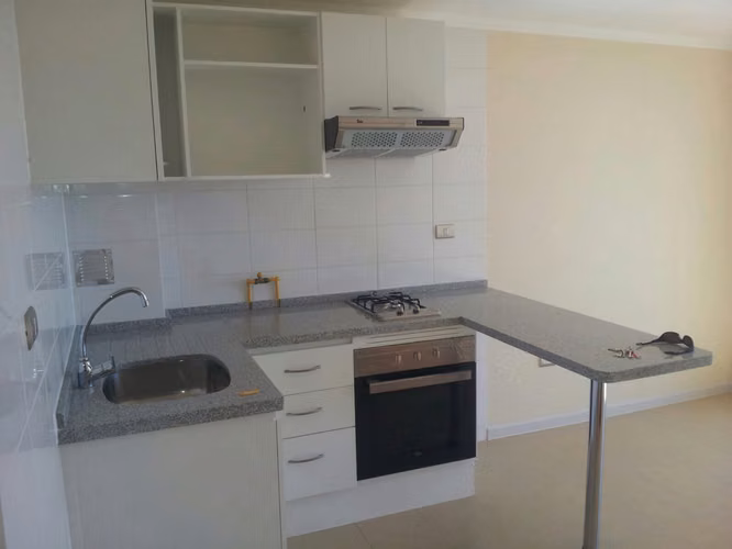 1.990 UF EXCELENTE OPORTUNIDAD Vendo Departamento Condominio Caparrosa 1D+1B+E