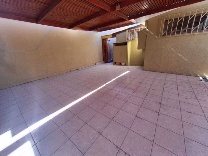 Vendo Casa Regularizada em Villa Ayquina  (140278)