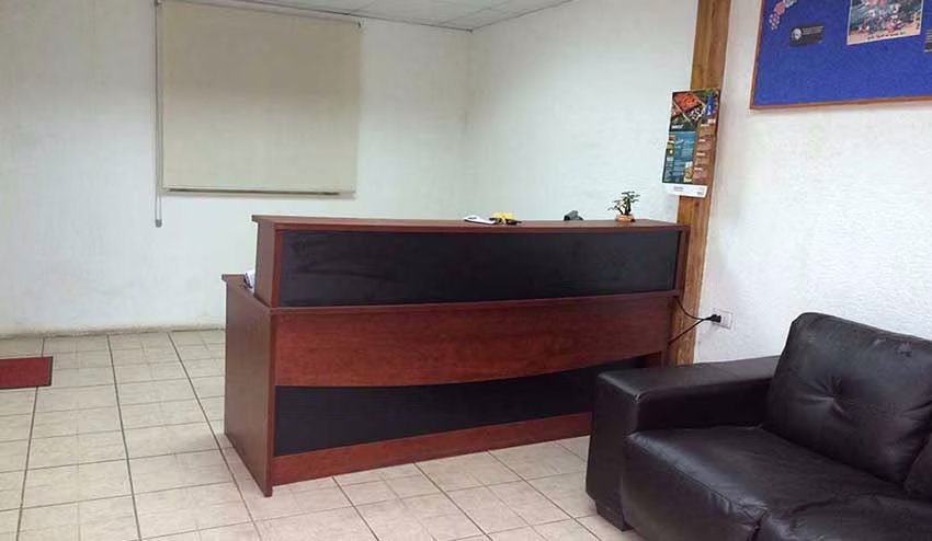 OFICINA Av. Einstein, detrás Homecenter