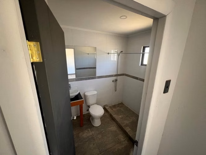 Se arrienda casa 7,5 km a pinto 90m2  3 H 2 B