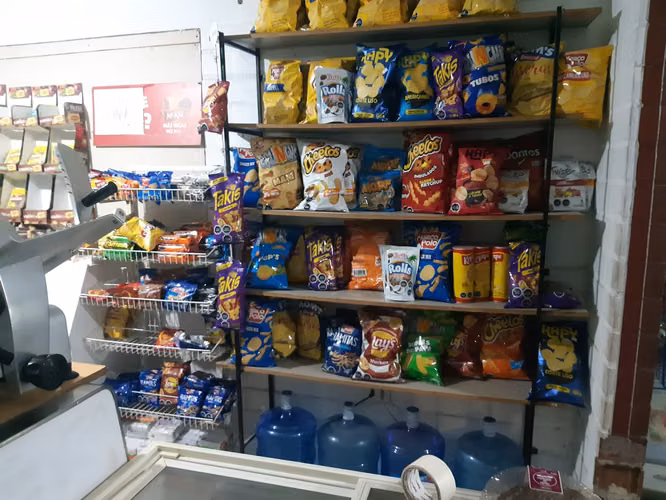 CASA REGULARIZADA CON LOCAL COMERCIAL– Sector El Principal, Pirque