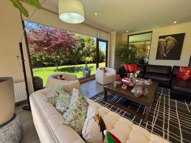 Moderna Vivienda en exclusivo condominio. (140581)