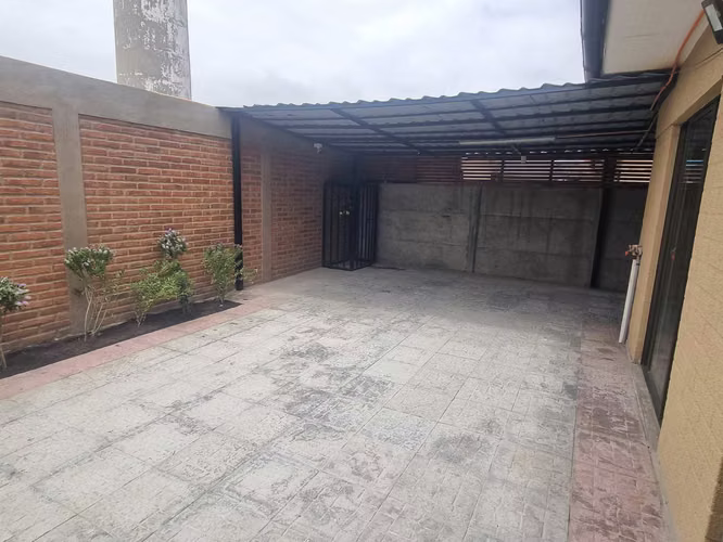 Moderno barrio de los Maitenes (140603)