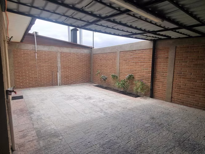 Moderno barrio de los Maitenes (140603)