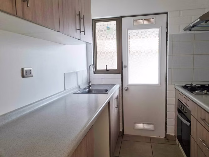 Moderno barrio de los Maitenes (140603)