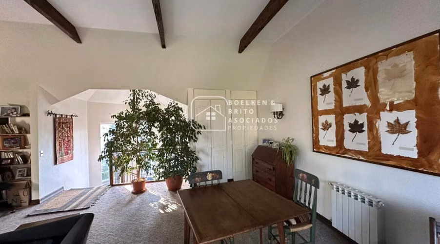 Moderna Vivienda Cerca de Colegios y Servicio (140622)