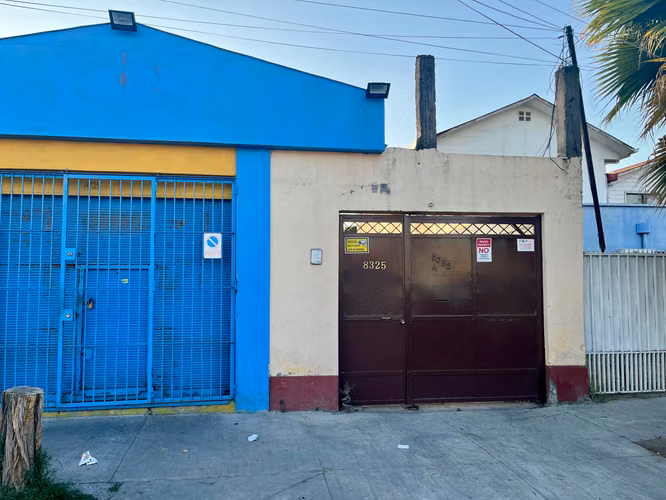 TERRENO CON 2 PROPIEDADES EN VENTA (140659)