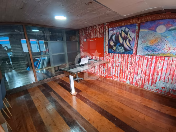 Gran Propiedad Comercial en Av Colón