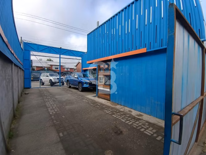 Gran Propiedad Comercial en Av Colón