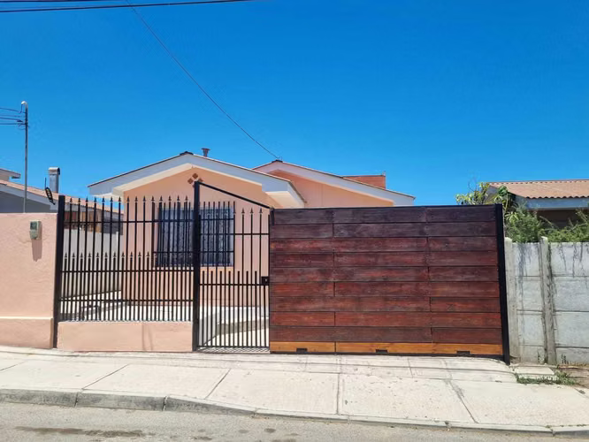 Se Vende Casa Portal san Ramón, Coquimbo (140932)