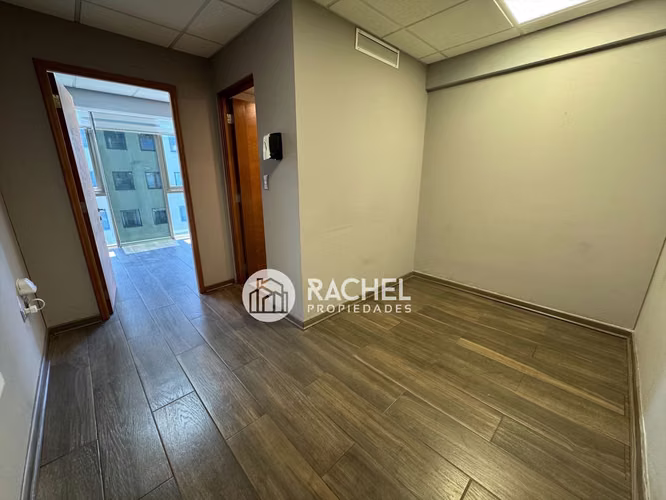 EN VENTA LUMINOSA OFICINA - EDIFICIO UNO K - Imagen 3