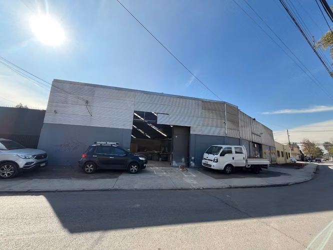 Inmueble Comercial Con Construcciones Habitacionales