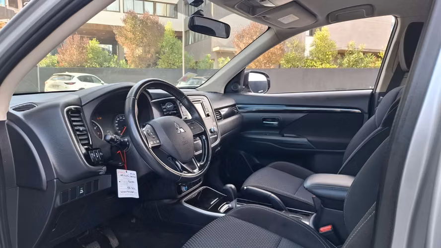 MITSUBISHI OUTLANDER 2.0 CVT AUT 2023