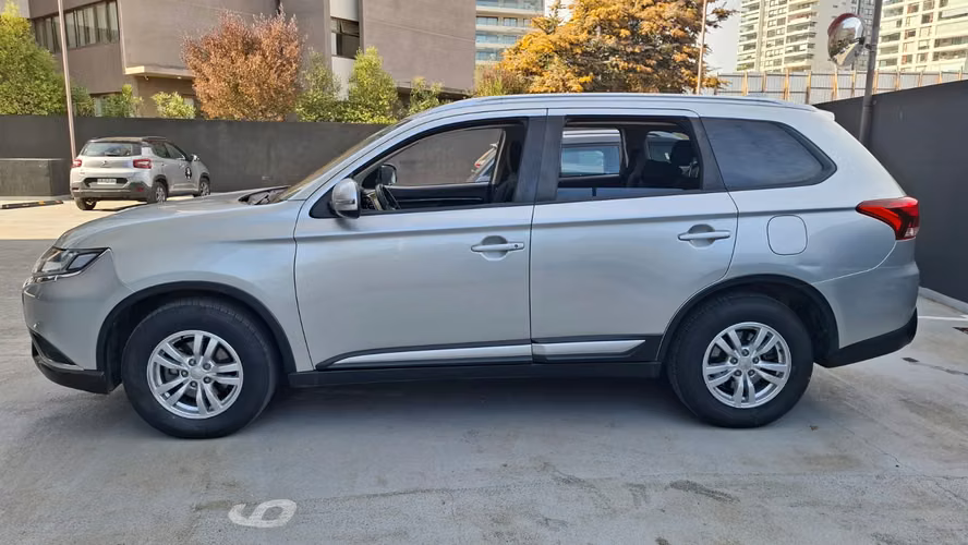 MITSUBISHI OUTLANDER 2.0 CVT AUT 2023