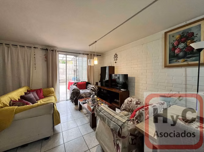 explendida casa de 3 habitaciones, en lomas de Eyzaguirre, camino al cajon del maipo.