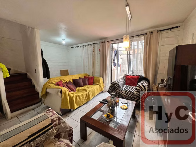 explendida casa de 3 habitaciones, en lomas de Eyzaguirre, camino al cajon del maipo.