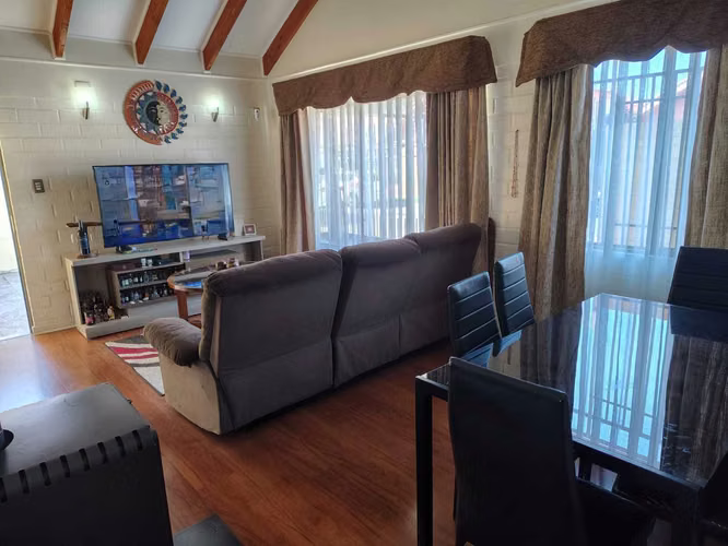 Moderna Vivienda de Diseño Único (141242)