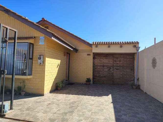 Moderna Vivienda de Diseño Único (141242)