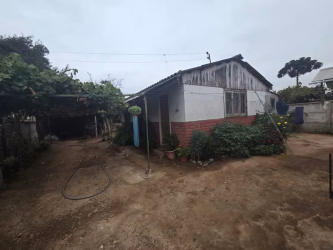 Se Vende Casa con Amplio terreno Limache