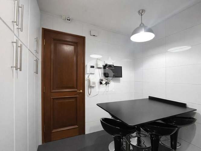 Maravillosa casa a pasos colegio Newland, calle segura
