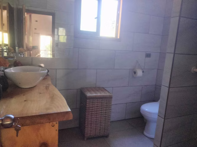 VENTA PARCELA CON CASAS Y ORILLA DE RÍO (141537)