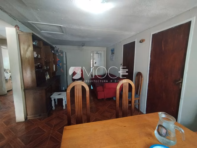 CASA PAREADA AMPLIADA Y NO REGULARIZADA EN LA FLORIDA
