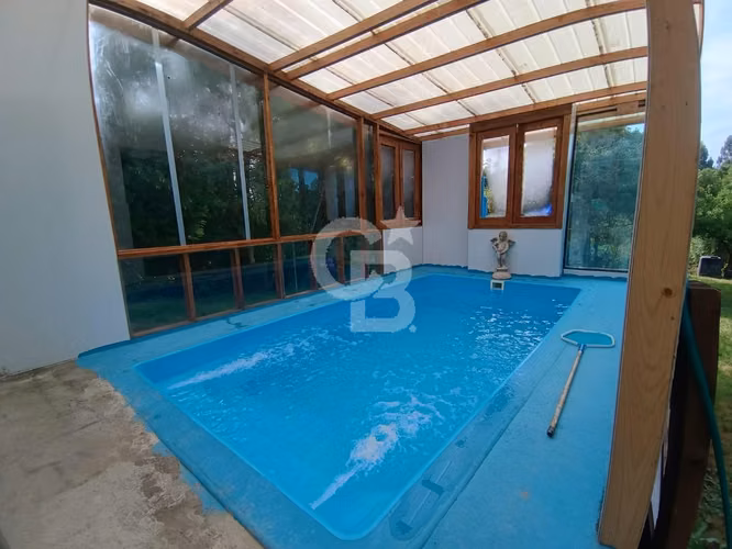 Casa con Piscina - 5D+6B, Gran Terreno