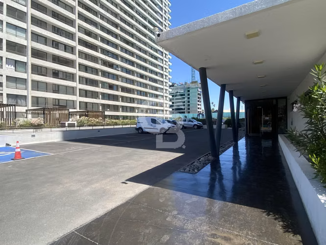 Dpto con Laguna Macul- Metro Carlos Valdovinos