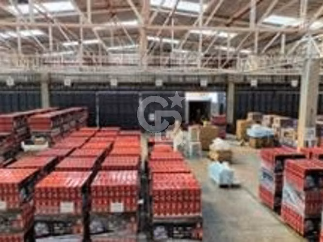Bodega de 310m2 con oficina en Centro de Bodegaje
