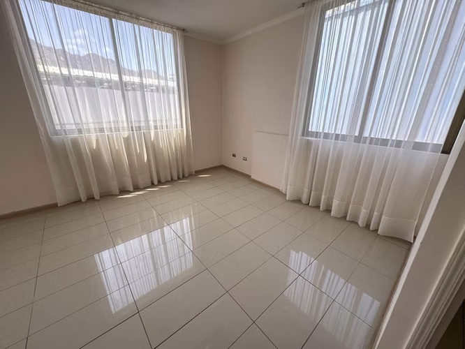 Arriendo oficina 47 m2 a pasos del Centro, Incluye GC