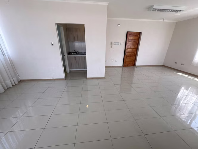 Arriendo oficina 47 m2 a pasos del Centro, Incluye GC