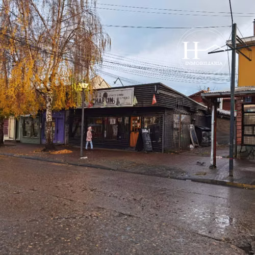Restobar y Deptos. en Centro de Coyhaique (141955)