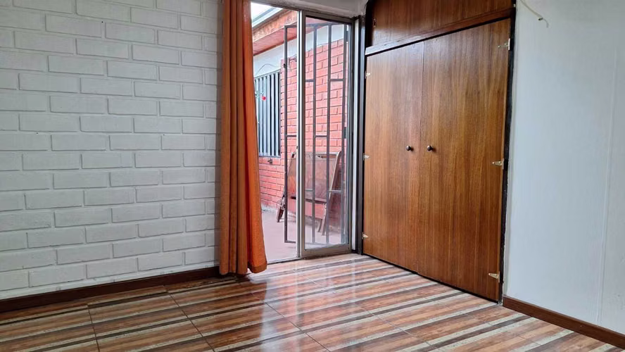 Amplia Casa Familiar con Jardín Privado (142207)