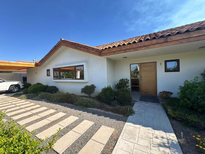 excelente oportunidad amplia casa en venta (142234)