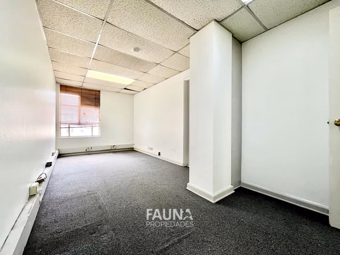 Oficina 406 m² en Piso 6 | 13 Privados, Recepción, Cocina y Climatización