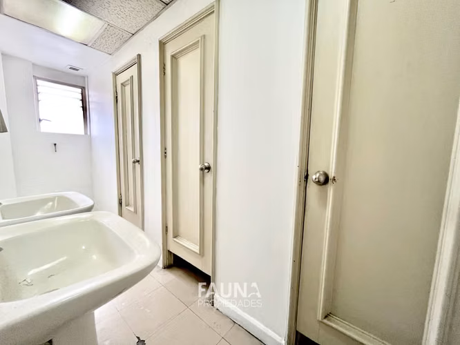 Oficina 406 m² en Piso 6 | 13 Privados, Recepción, Cocina y Climatización