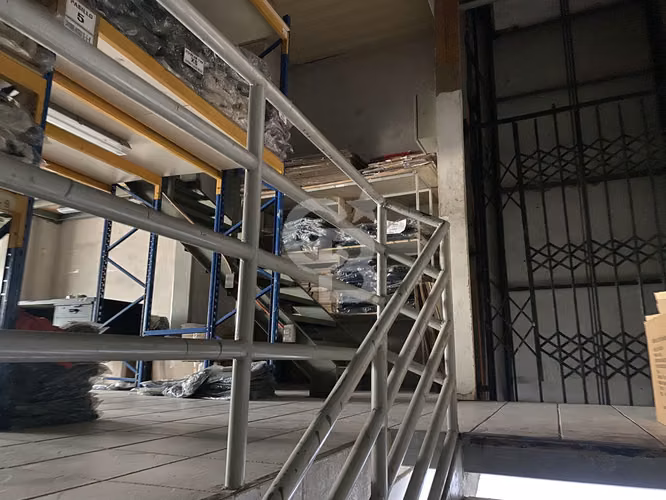 Edificio de 5 pisos en arriendo, Alta Visibilidad