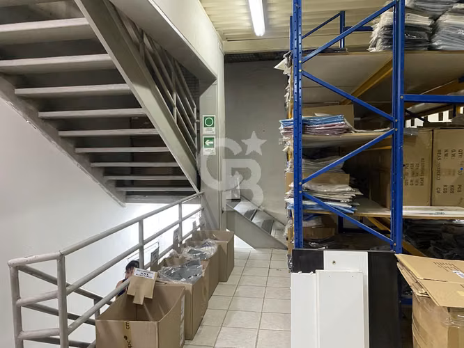 Edificio de 5 pisos en arriendo, Alta Visibilidad