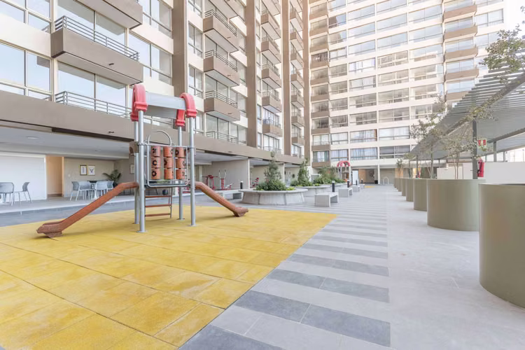 Av. El Parrón 103 (1 Est )