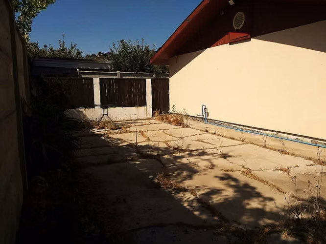 EXCELENTE CASA UN PISO INDEPENDIENTE   SECTOR RESIDENCIAL