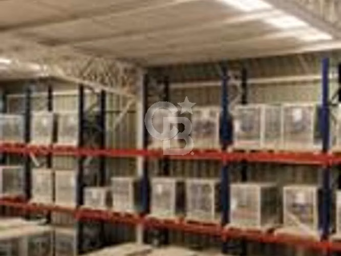 Bodega de 3.200 m2 en Centro de Bodegaje