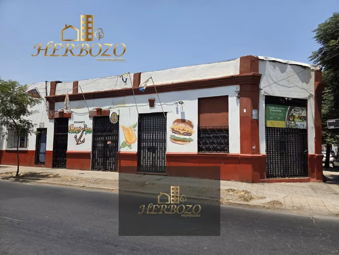 Casa Esquina 250 mts Con patente comercial en Venta Santiago Centro