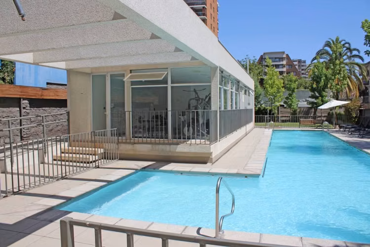 VENDO COMODO DEPARTAMENTO ESTUDIO  CERCA METRO NUÑOA Y MONSEÑOR EZAYGUIRRE
